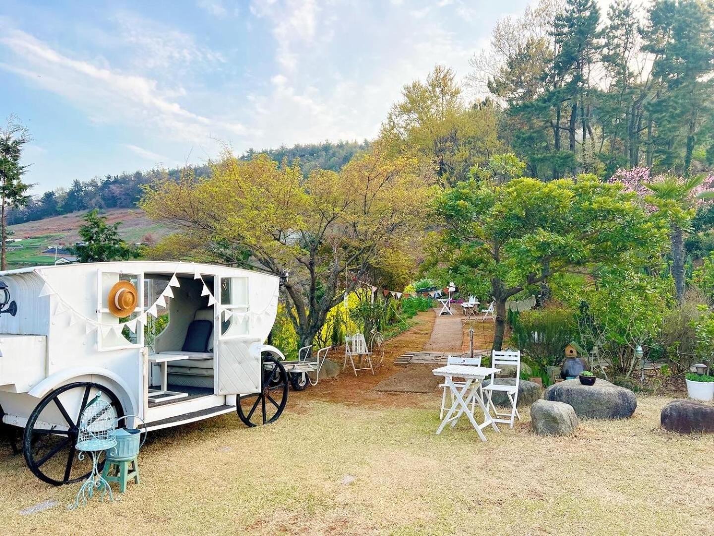 Country House Exclamation Mark & Comma Namhae Esterno foto