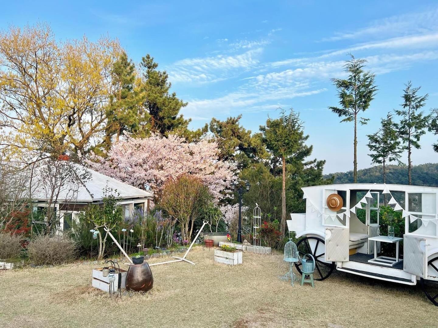 Country House Exclamation Mark & Comma Villa Namhae Esterno foto