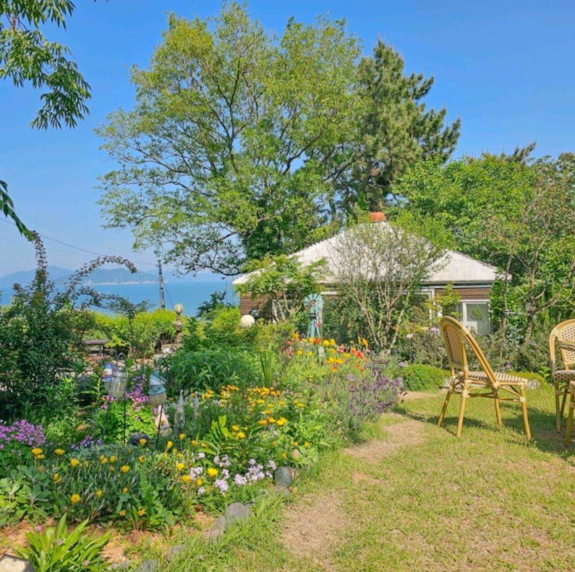 Country House Exclamation Mark & Comma Namhae Esterno foto