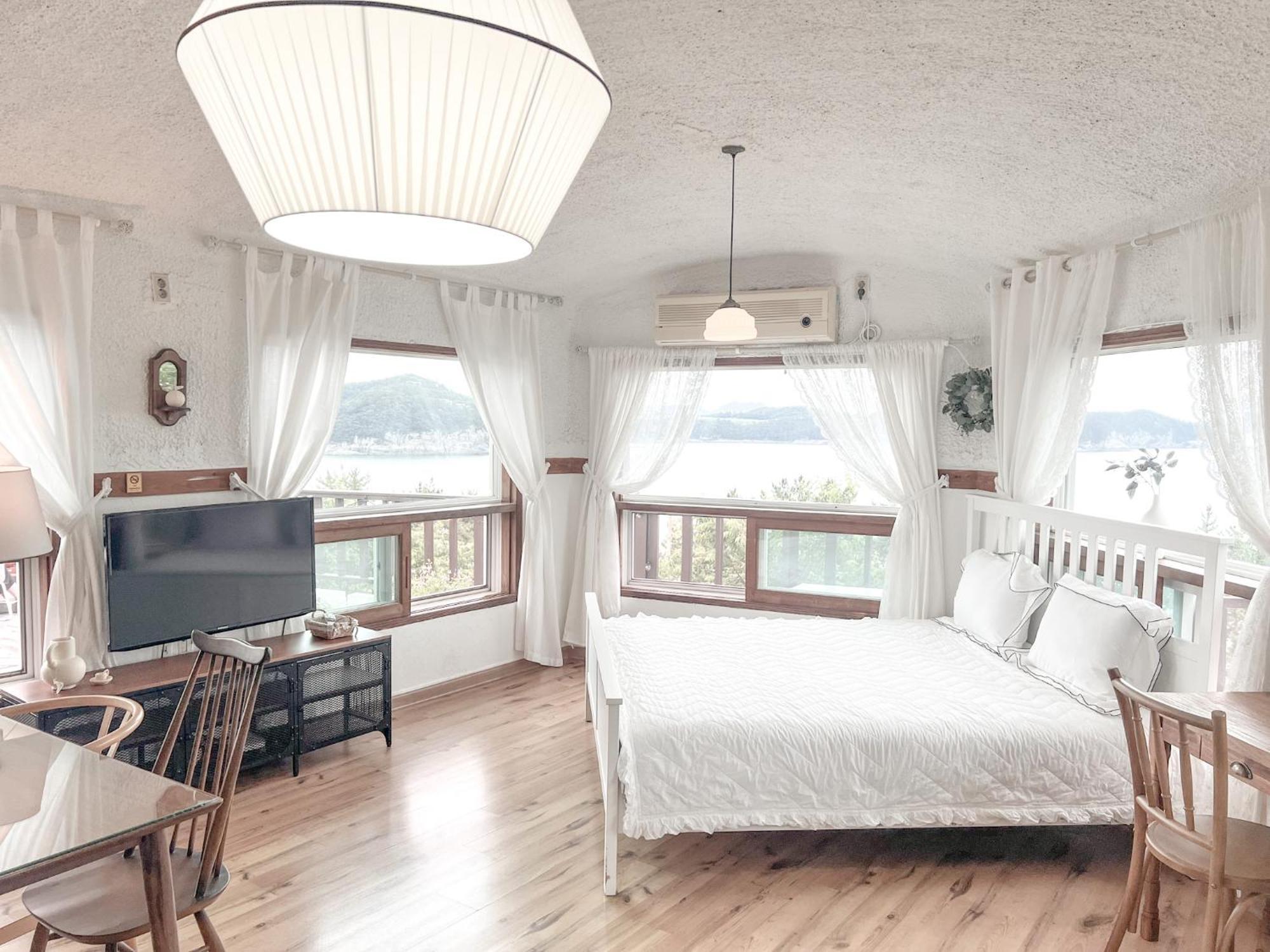 Country House Exclamation Mark & Comma Namhae Esterno foto