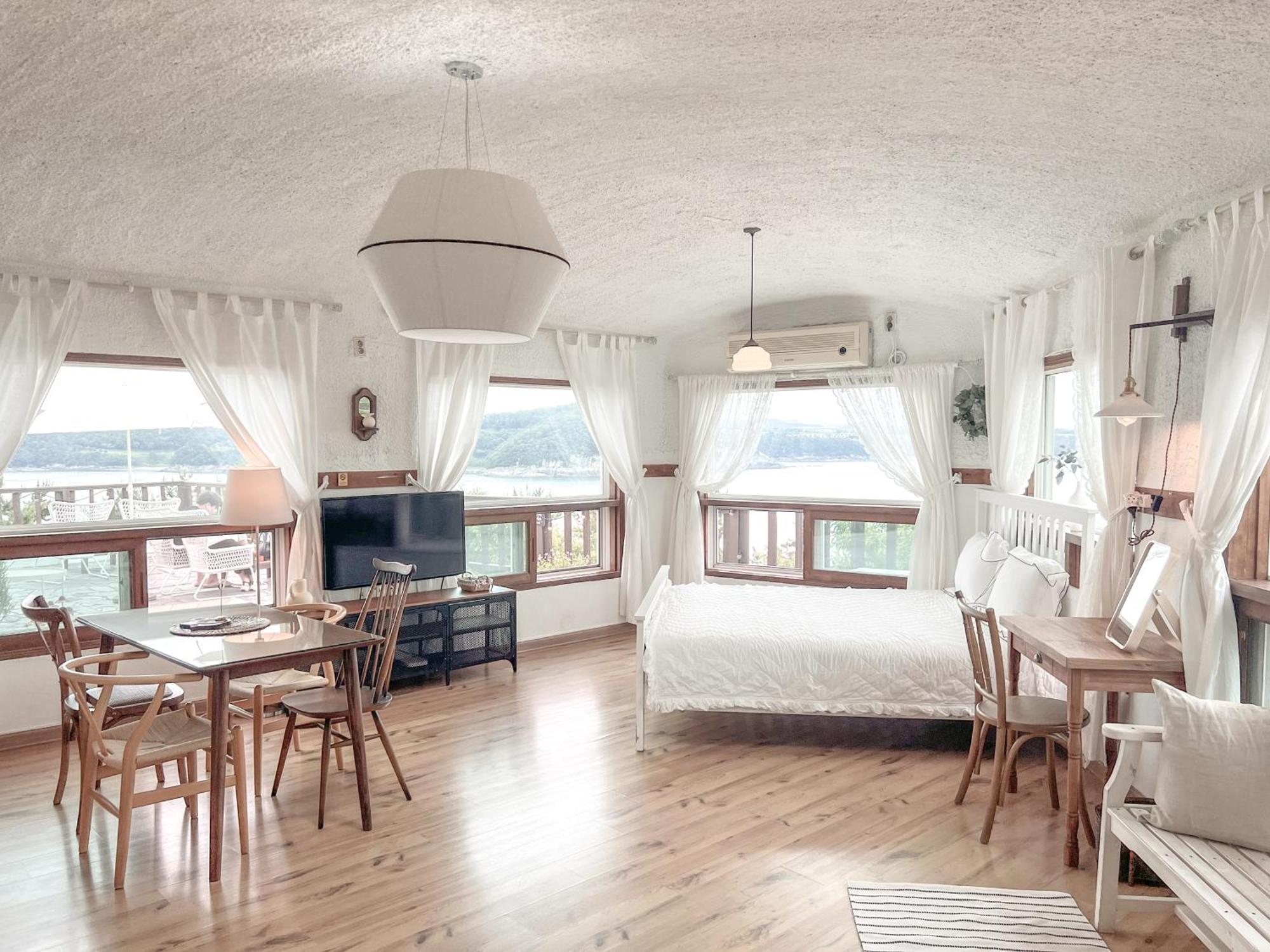 Country House Exclamation Mark & Comma Namhae Esterno foto