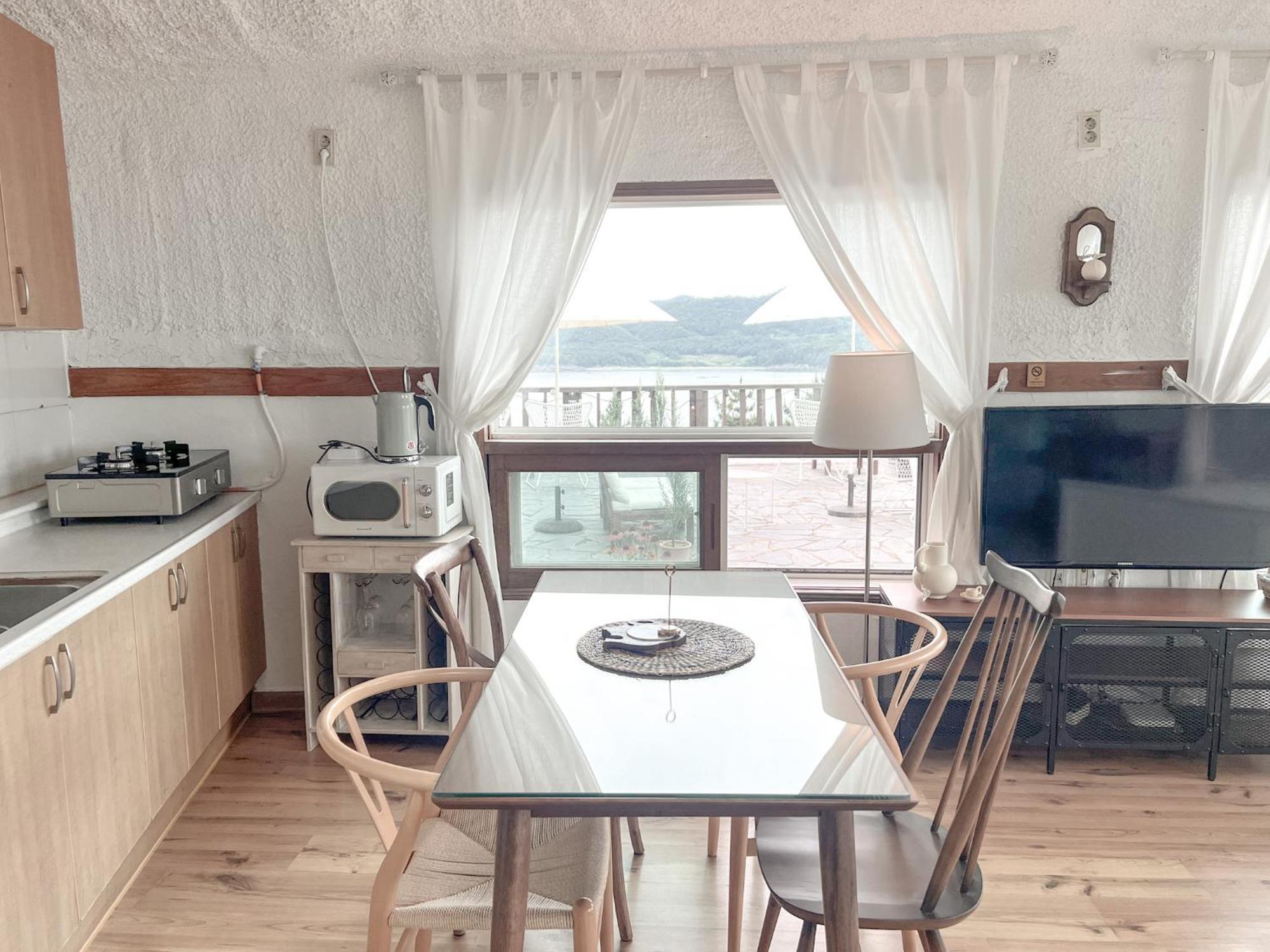 Country House Exclamation Mark & Comma Namhae Esterno foto