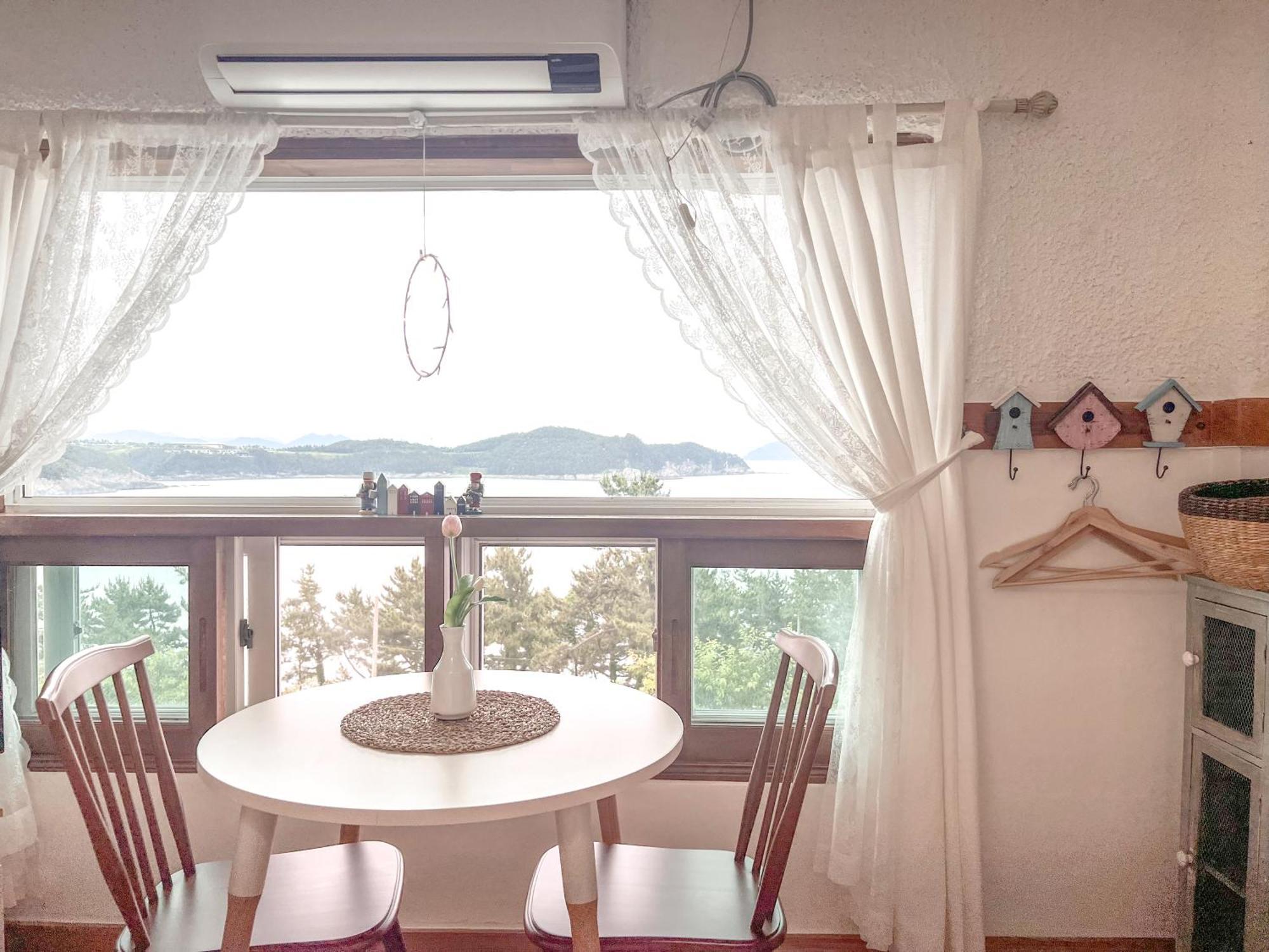 Country House Exclamation Mark & Comma Villa Namhae Esterno foto