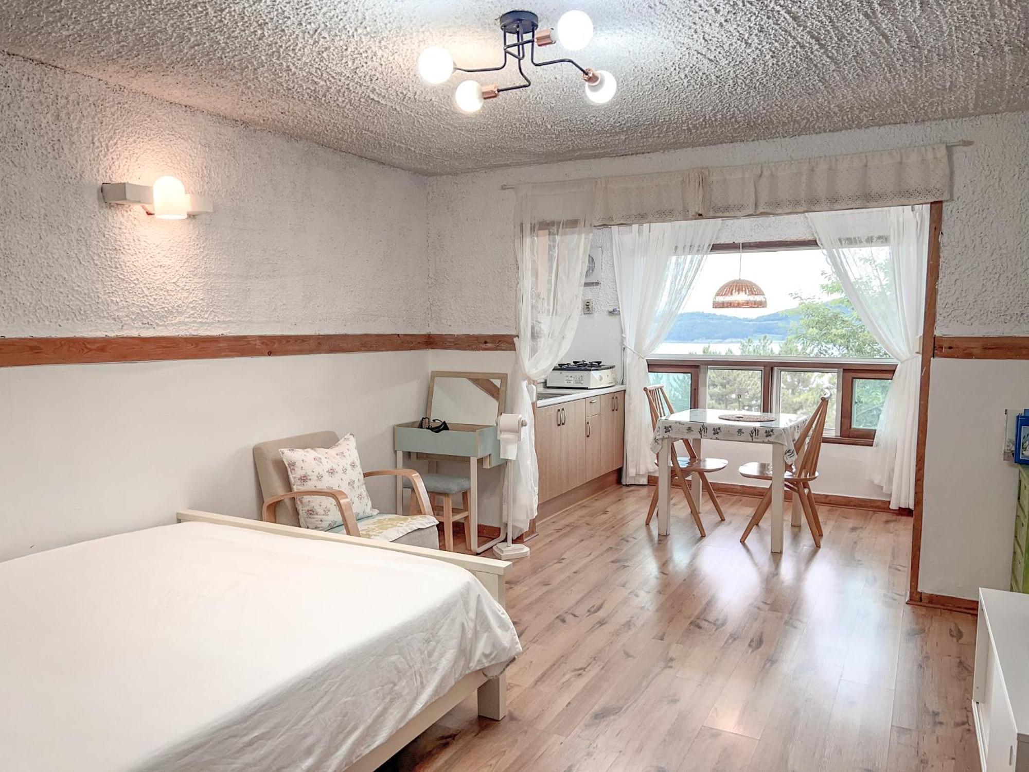 Country House Exclamation Mark & Comma Namhae Esterno foto